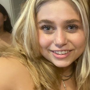 Meet your Posher, Mia